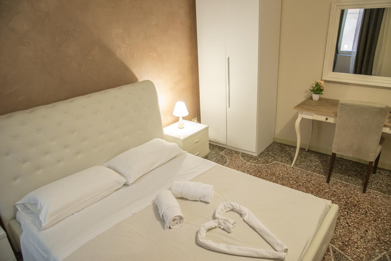 Baldassini Suites Рим Екстериор снимка