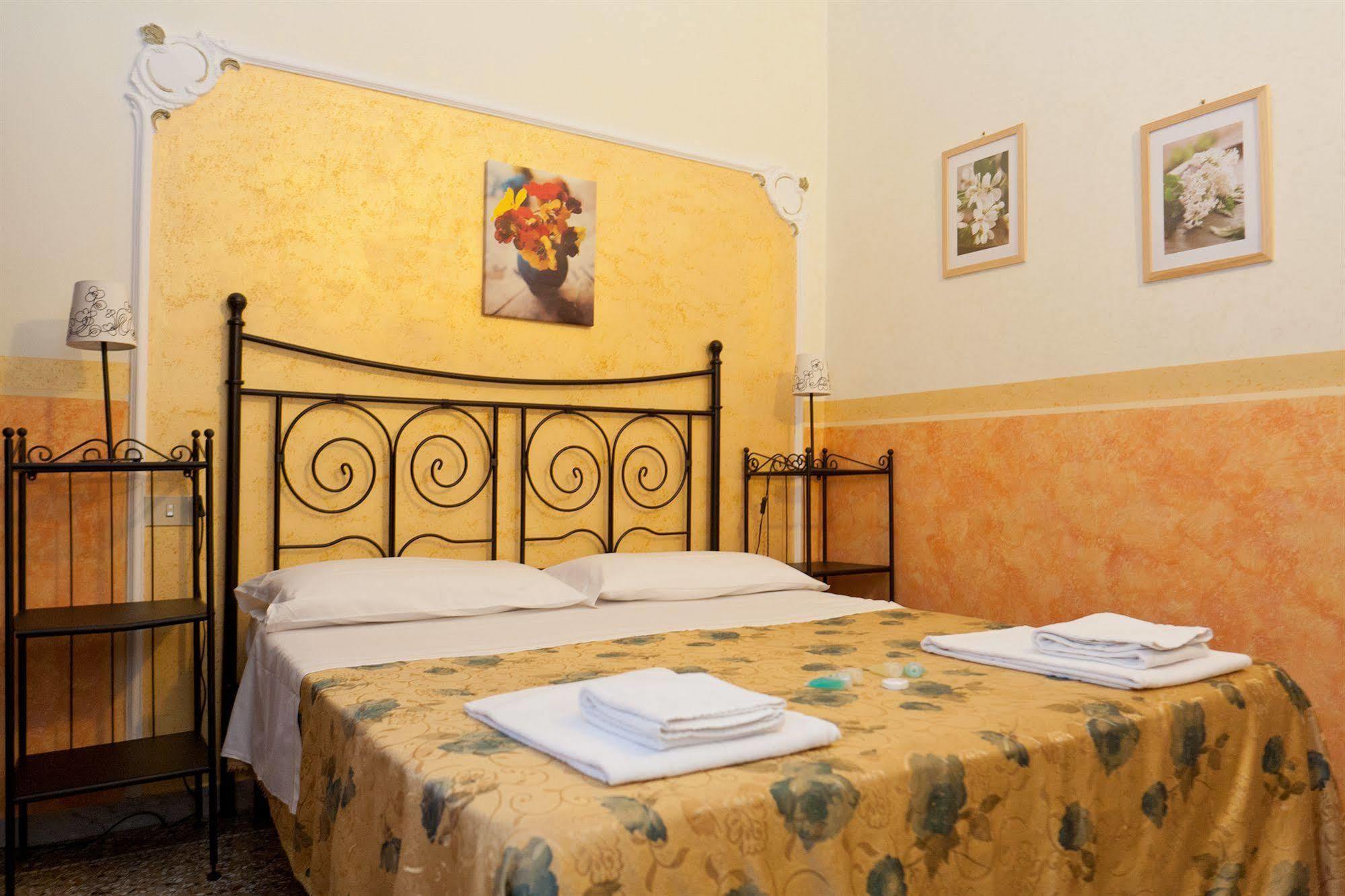 Baldassini Suites Рим Екстериор снимка