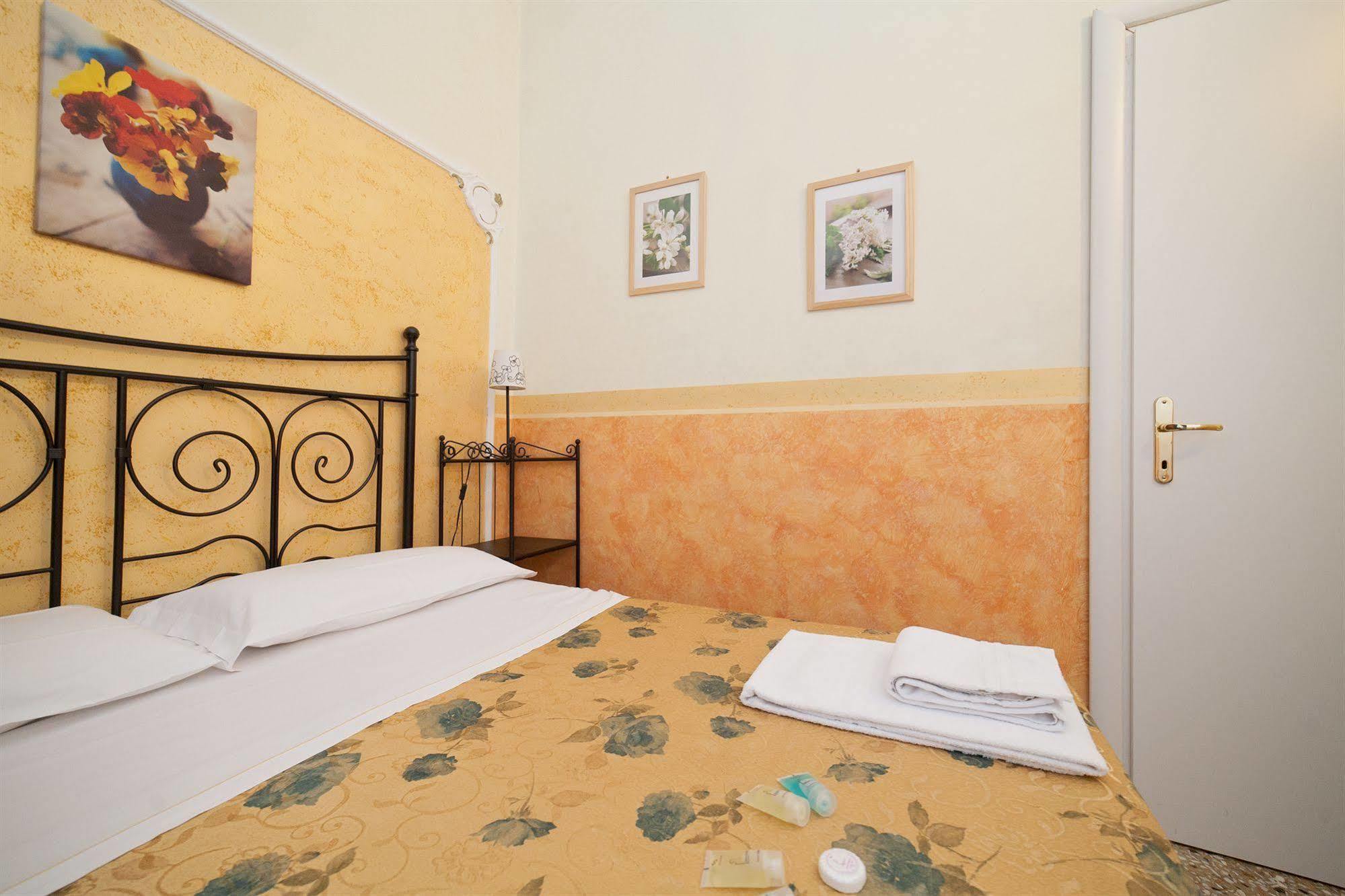 Baldassini Suites Рим Екстериор снимка
